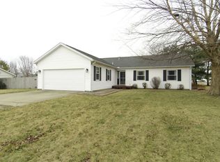 601 High Hill Rd, Philo, IL 61864