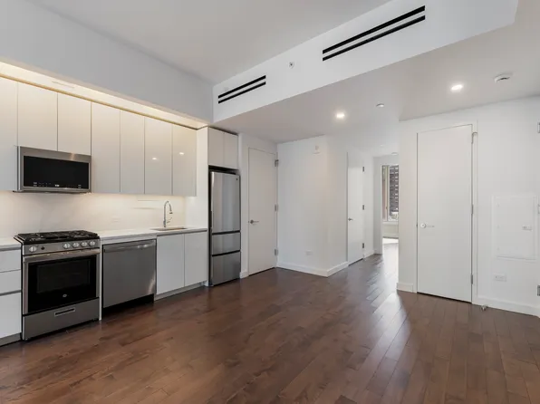 232 East 54th Street image 1 of 18