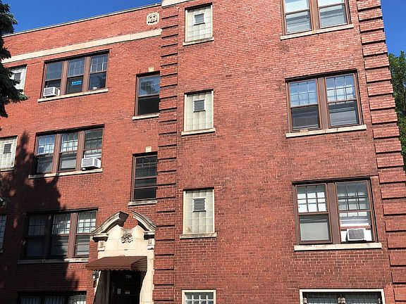 2nd image of 729 W Aldine Ave APT 2