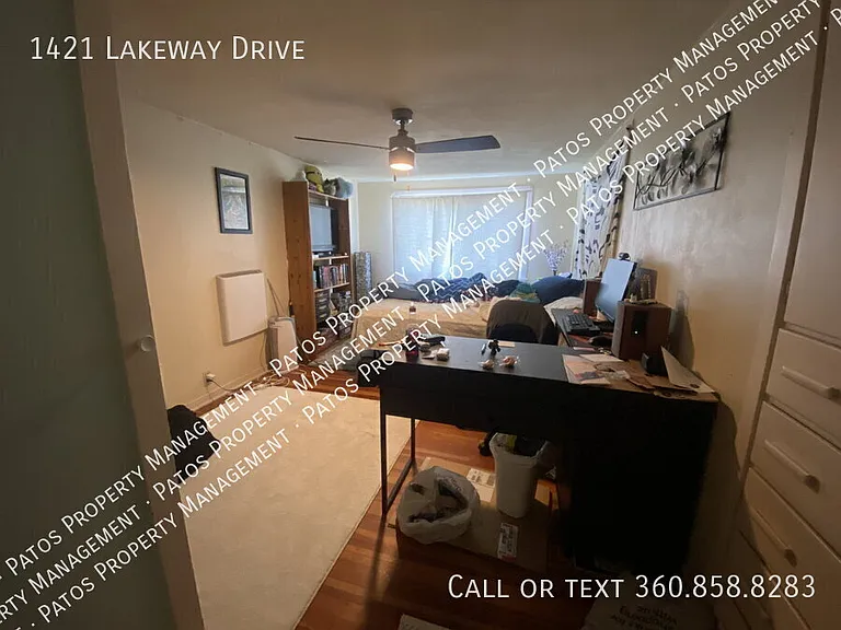 1421 Lakeway Dr — Photo 12