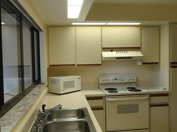 4th image of 7821 Mallorca Ct