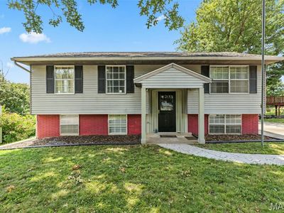 215 Pine Ridge Dr, Godfrey, IL, 62035