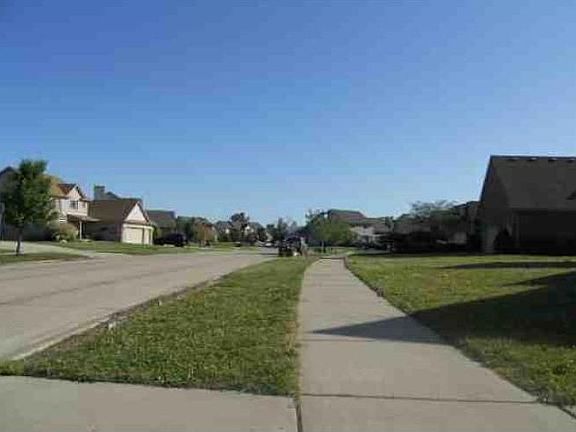 3rd image of 26426 Blue Heron Dr