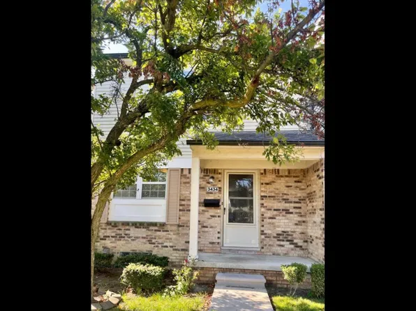 3434 Burbank Dr, Ann Arbor, MI 48105