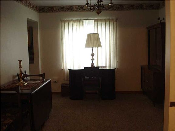 3rd image of 342 Iroquois Dr