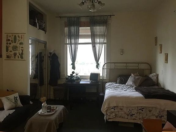 4th image of 5712 Stanton Ave