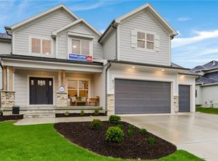 813 Creekmoor Dr, Raymore, MO 64083