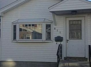 811 Church Rd, Broad Channel, NY 11693