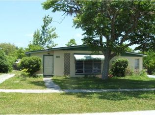 909 Shorecrest Ave, Deltona, FL 32725