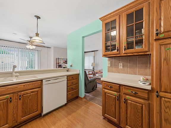 4th image of On671 Bedford Ln