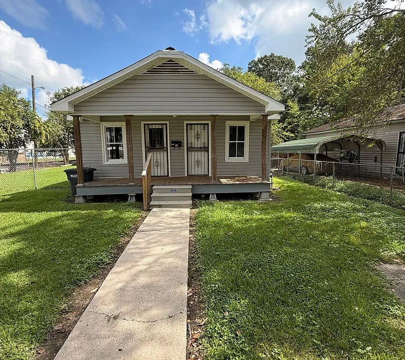 256 Field St