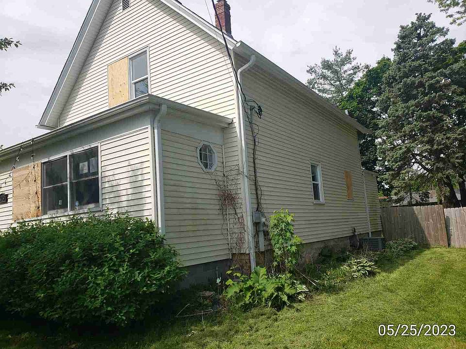 219 N State St, Genoa, IL 60135 Zillow