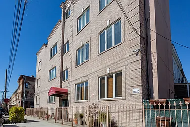 1905 Putnam Avenue #2R image 1 of 15