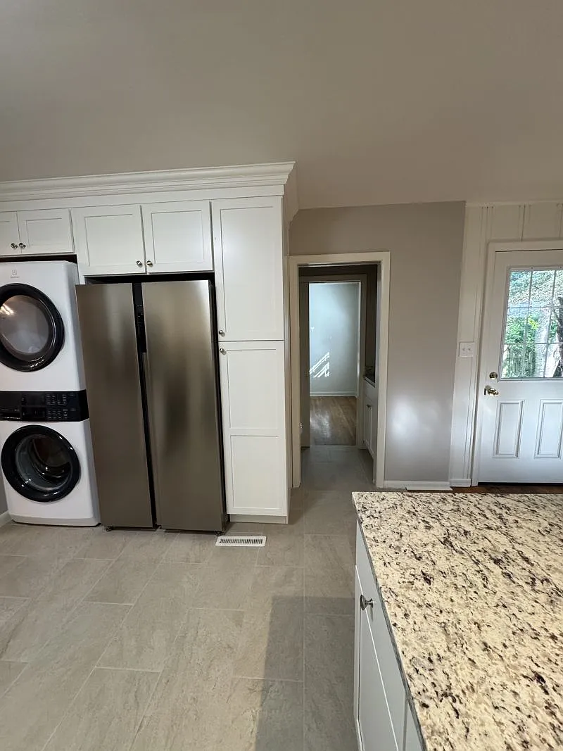 4 bed, 2.5 bath, 1854 sqft, $2,800 — Photo 2