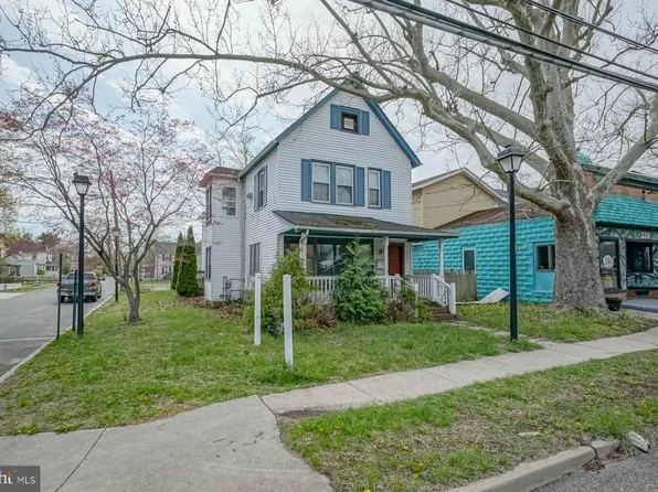318 12th St, Hammonton, NJ 08037