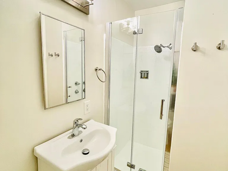 211 E California Ave — Photo 18