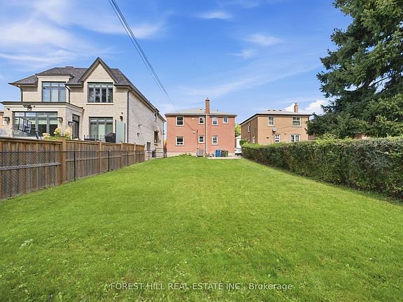 3rd image of 147 Viewmount Ave