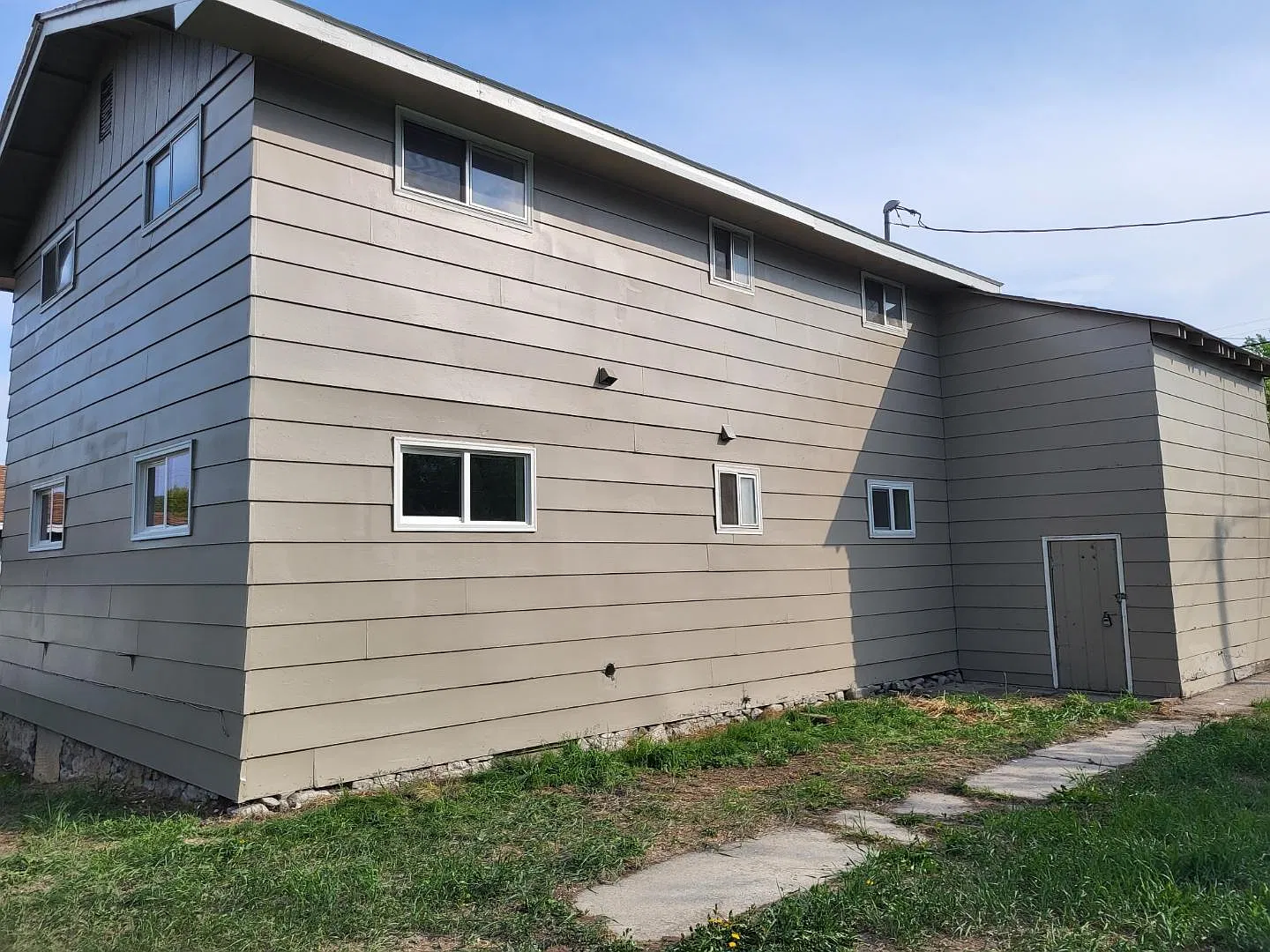 2 bed, 1000 sqft, $1,375 — Photo 2