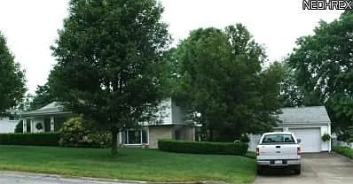 499 Geneva Ave photo 1