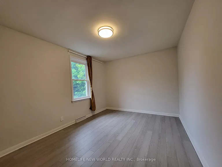 118 Cartier Cres #UPPER — Photo 9