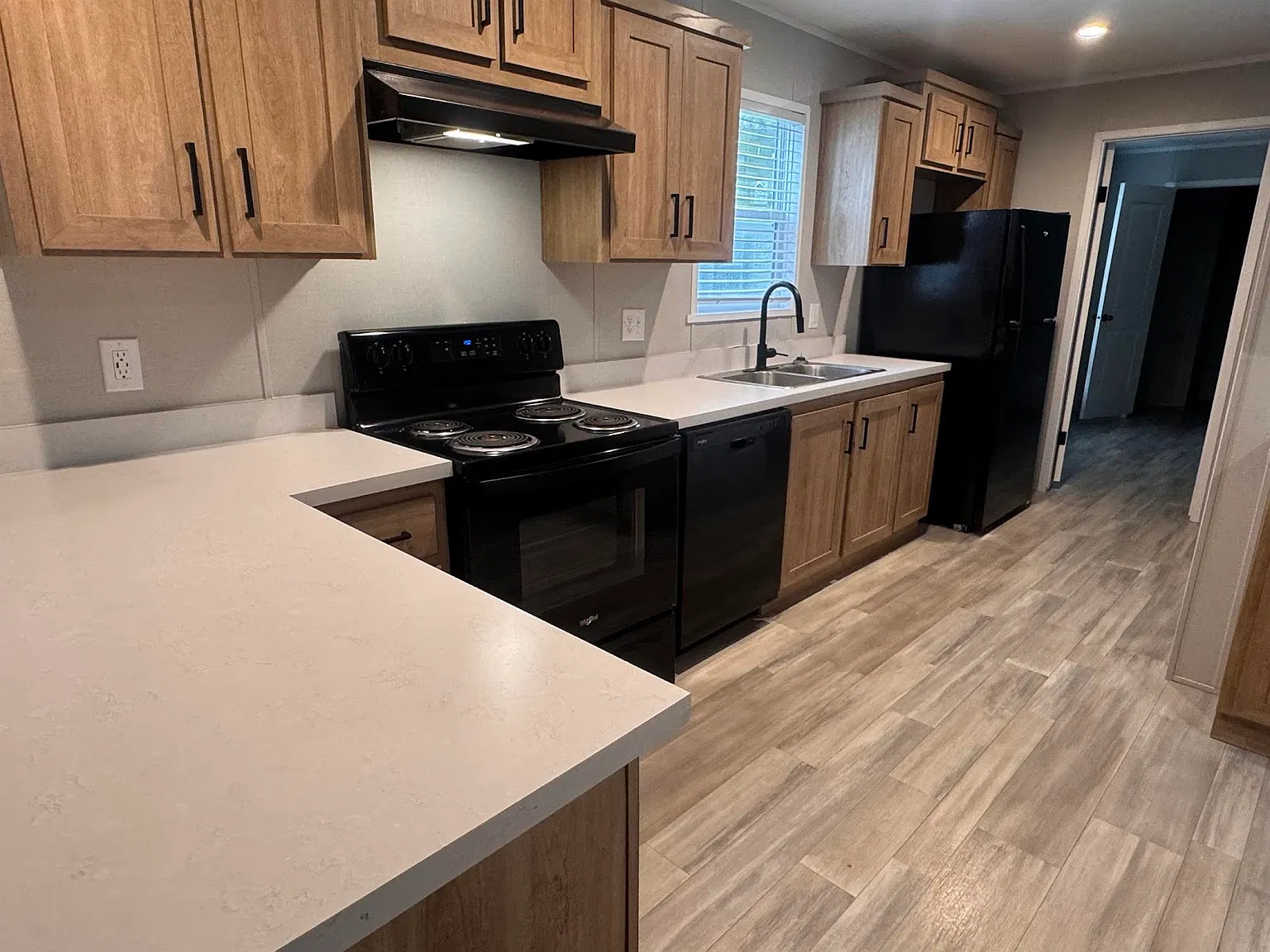 2 bed, 2.0 bath, 896 sqft, $1,250 — Photo 2