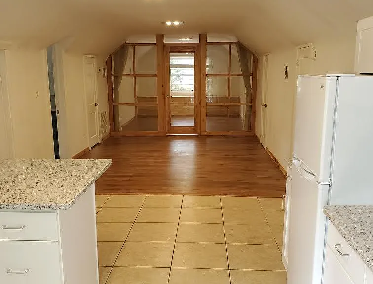523 E Amelia St #UPPER — Photo 1