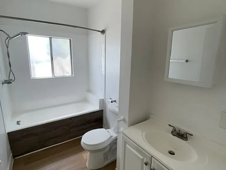2229 Vineyard Ave — Photo 14