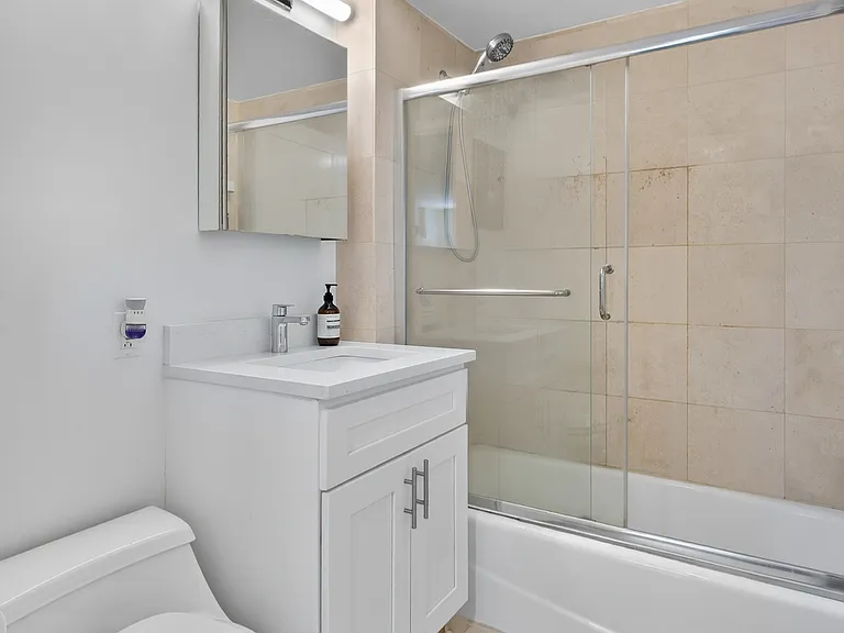 308 E 38th St #15-C — Photo 6