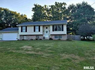 512 Bush St, Reynolds, IL