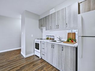 Canadiana Apartments, Hamilton, ON L8P 2C6