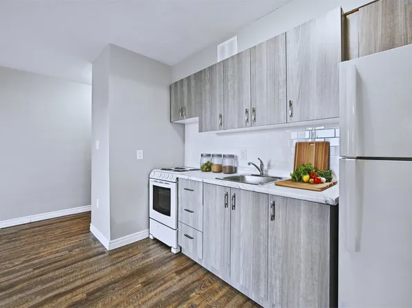 Canadiana Apartments