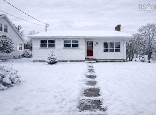 98 McLean St, Truro, NS B2N 4W3