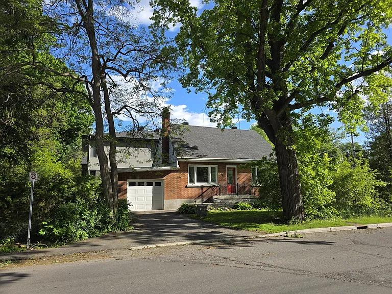 44 Clearview Ave — Photo 3