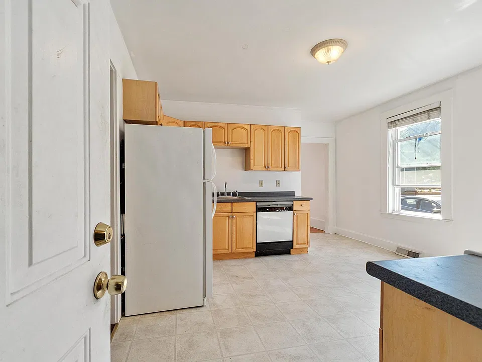 372 Cabot St #1