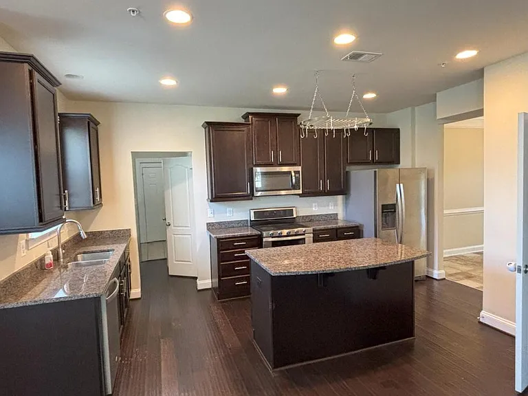 6778 McCormick Dr — Photo 6