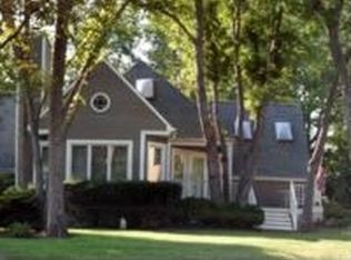 2447 Crowncrest Dr, Henrico, VA 23233