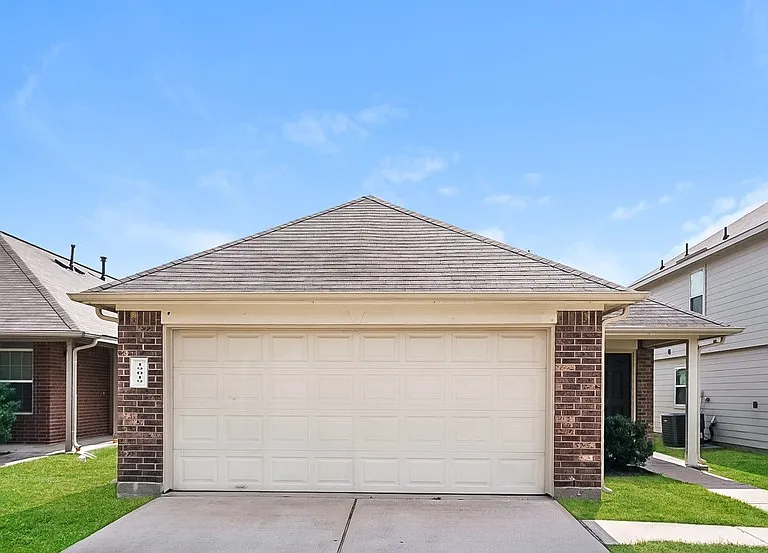 19019 Moynihan Dr — Photo 1