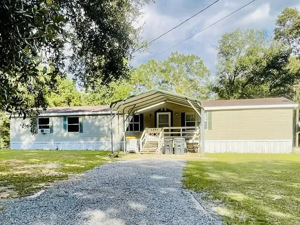 136 Lavelle Odom Rd, Poplarville, MS 39470