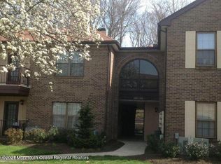 1215 Wellington Pl, Aberdeen, NJ 07747