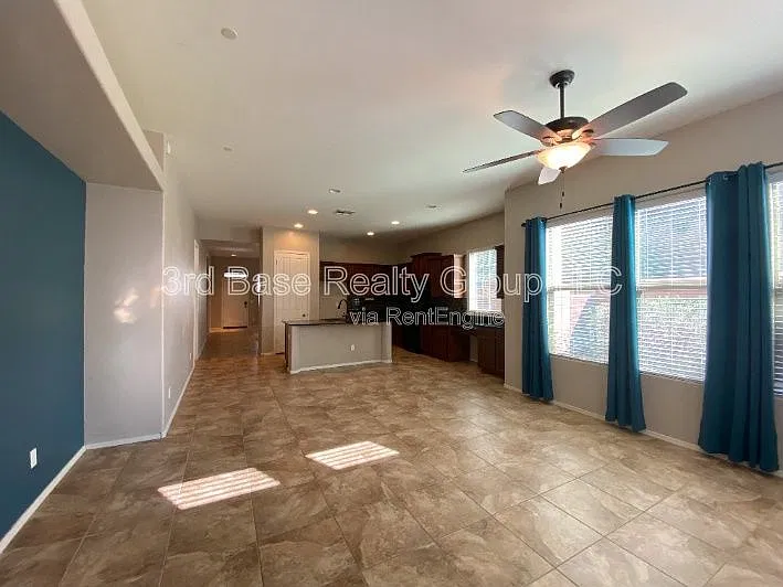 4 bed, 2.0 bath, 1932 sqft, $2,195 — Photo 4
