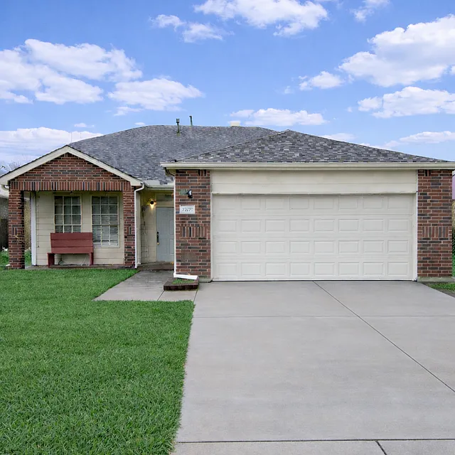 3 bed, 2140 sqft, $2,350 — Photo 1