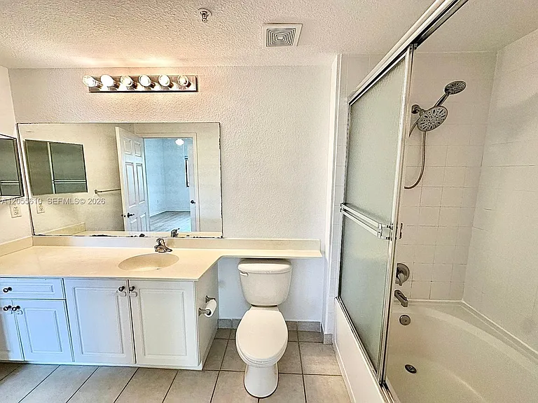 2807 Veronia Dr #301 — Photo 15