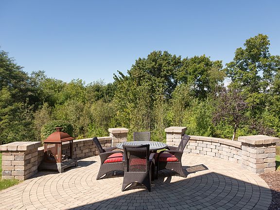 3rd image of 553 Birchwood Dr