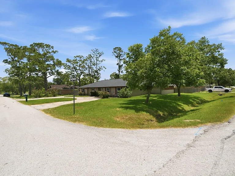 2607 Brom Bones Blvd — Photo 40