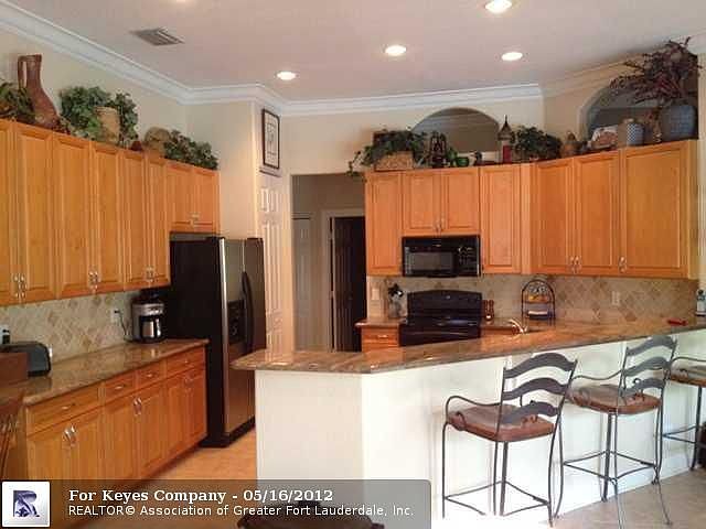 2nd image of 6157 NW 121st Ave