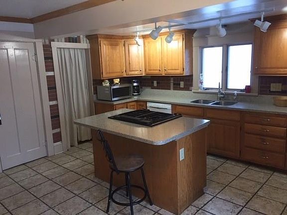 2nd image of 173 W Main St