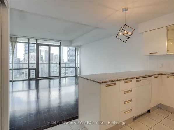 37 Grosvenor St #2904, Toronto, ON M4Y 3G5