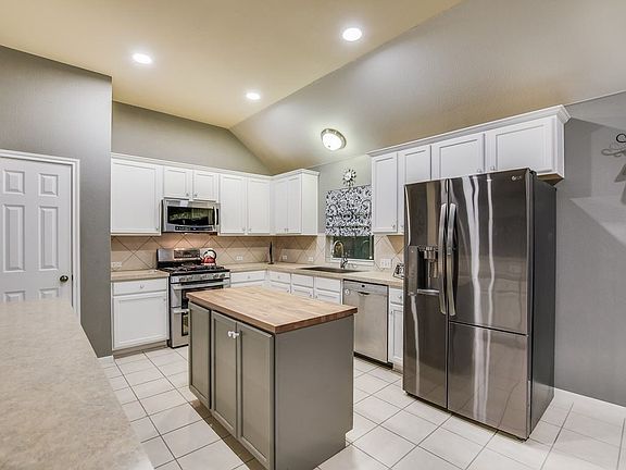 4th image of 1405 Shamitas Ct