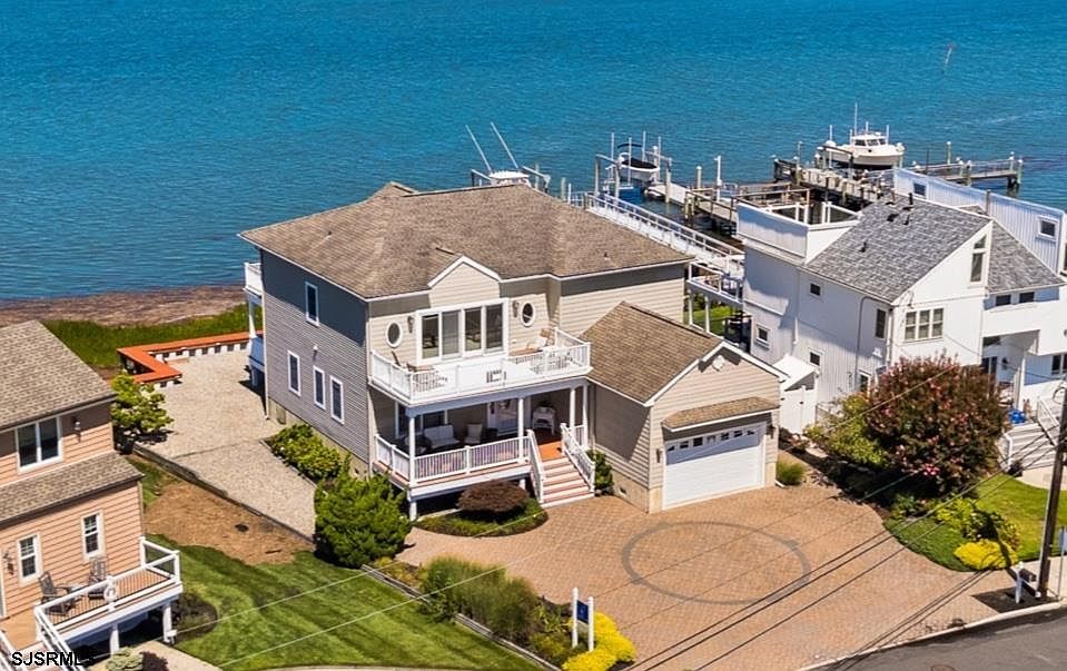 1st image of 1511 E Shore Dr
