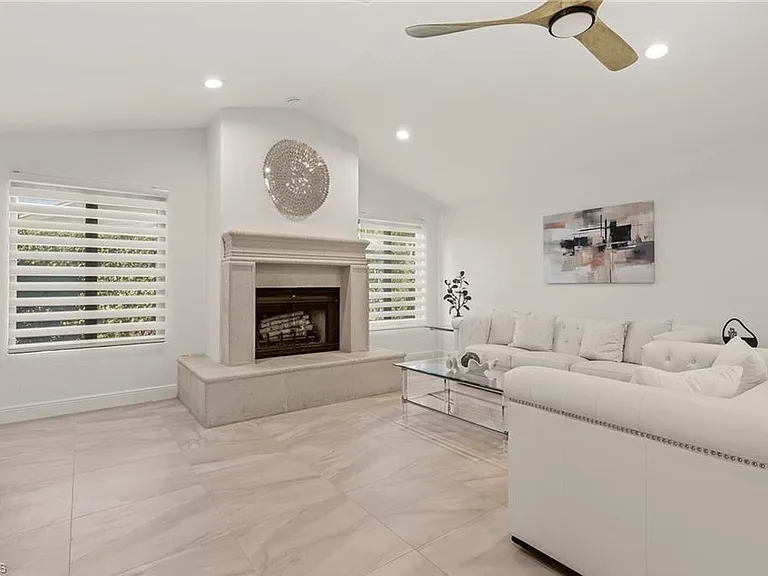2307 Queens Way — Photo 18